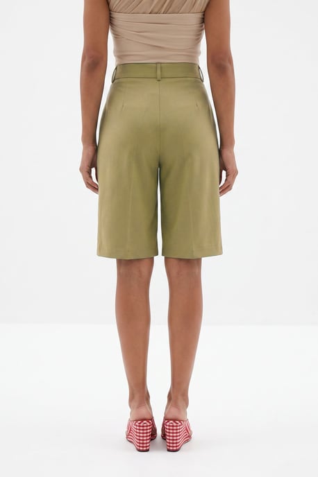 High-Waist Shorts mit weitem Bein und Tailoring - Image 3