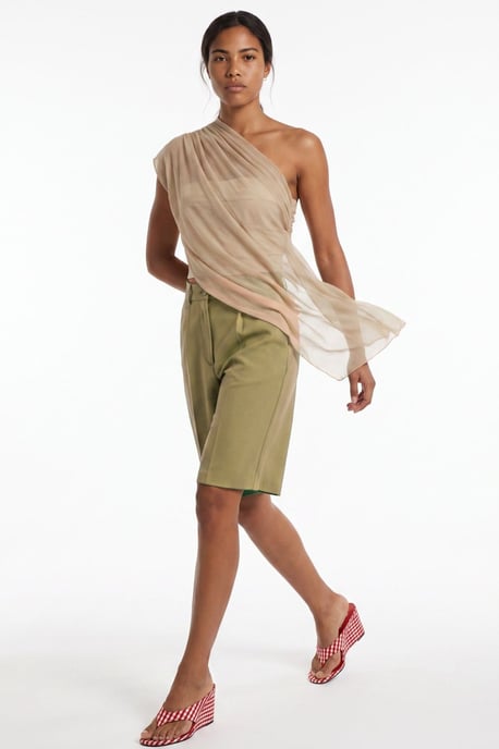High-Waist Shorts mit weitem Bein und Tailoring - Image 4