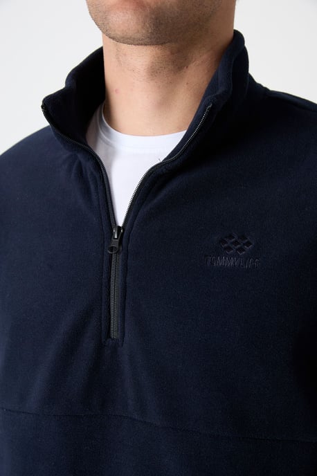 Tommy Life Herren-Sweatshirt mit Slim Fit und halbem Reißverschluss aus Plüsch - Image 4