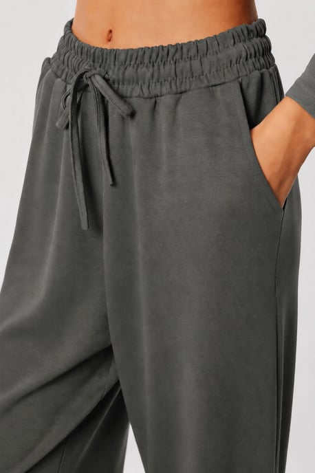 Zweiteiliges Set mit weitem Bein und Bluse mit Rundhalsausschnitt - Image 6