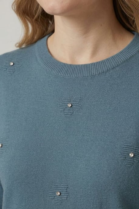 Izabel London Mehrfarbiges blaues Blumenmuster-Strickoberteil mit Schmucksteinen - Image 4