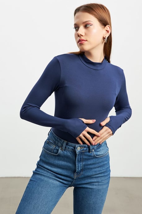 Damen-Bodysuit mit Slim Fit und halbem Rollkragen - Image 4