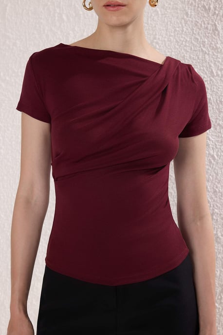 TRENDYOLMİLLA Damen Bordeaux Einfarbig Kurz Tailliert Blusen - Image 2