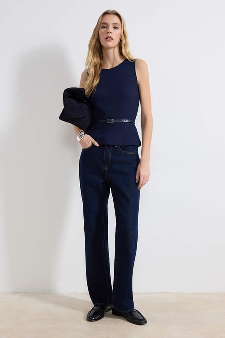 TRENDYOLMİLLA Damen Dunkelblau Einfarbig Ärmellos Tailliert Blusen - Image 1
