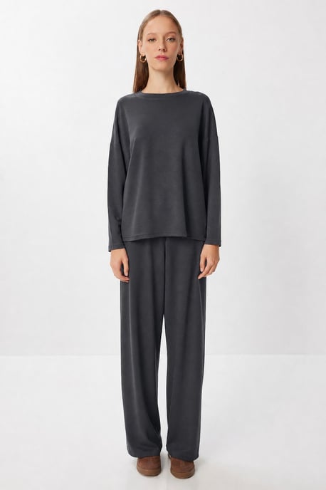 Wide Leg Zweiteiliges Set mit Bluse mit Rundhalsausschnitt - Image 3