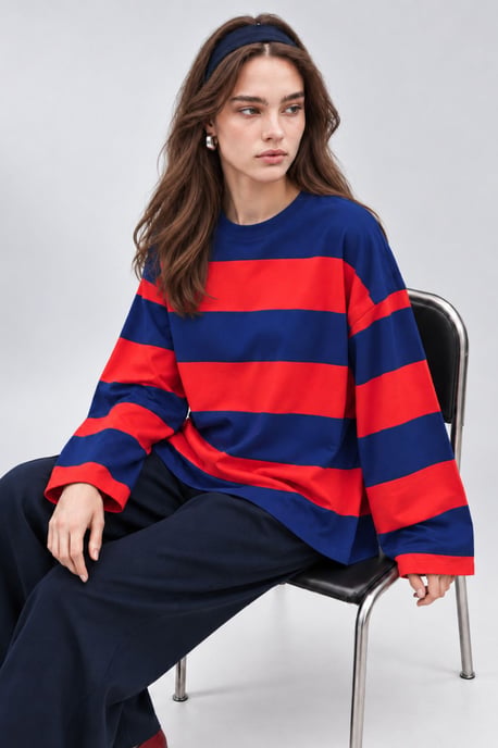 Bipantolon Damen Oversize Sweatshirt mit Streifen und Rundhalsausschnitt - Image 1