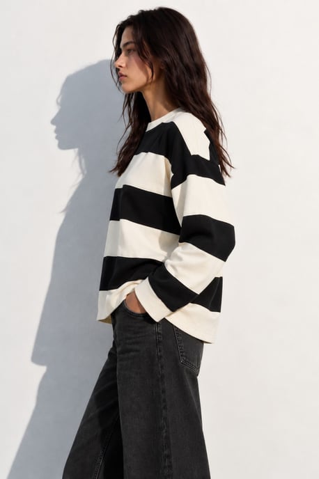 Bipantolon Damen-Sweatshirt mit Oversize-Passform, Streifen und Rundhalsausschnitt - Image 4