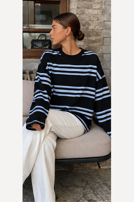 Bipantolon Oversized Damen-Sweatshirt mit Streifen und Rundhalsausschnitt - Image 1