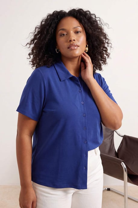 Trendyol Curve Damen Dunkelblau Einfarbig Kurz Tailliert Große Größen Blusen - Image 1