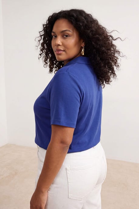 Trendyol Curve Damen Dunkelblau Einfarbig Kurz Tailliert Große Größen Blusen - Image 2