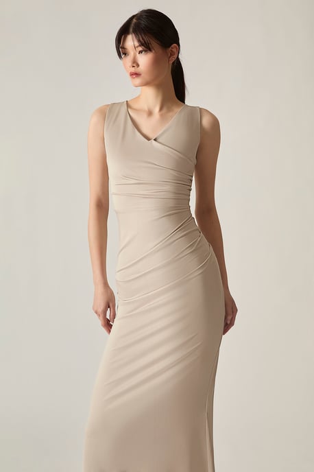 V-Ausschnitt Cremefarbenes Maxikleid - Image 4