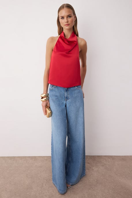 TRENDYOLMİLLA Damen Rot Einfarbig Ärmellos Regular Fit Blusen - Image 4
