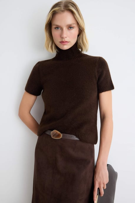 TRENDYOLMİLLA Damen Braun Einfarbig Kurz Tailliert Blusen - Image 1