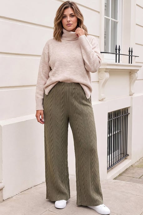 Curve Jacquard Hose - Image 3