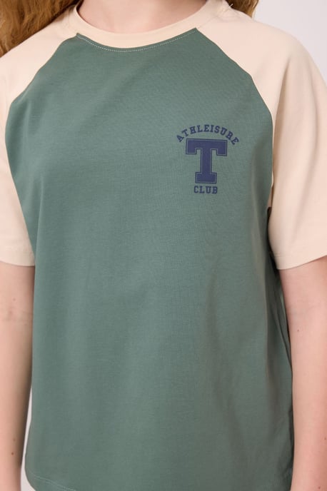 T-Shirt mit Rundhalsausschnitt, Textprint und lockerer Passform - Image 4