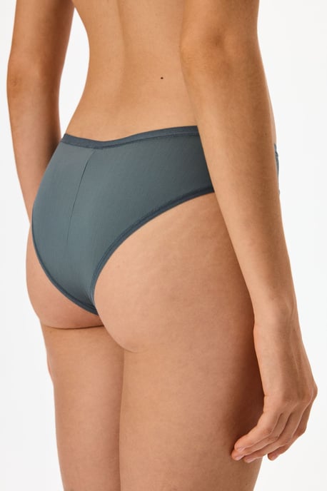 Essentials Brasilianischer Slip mit V-Ausschnitt - Image 2