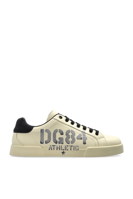 Sportschuhe mit Logo - Image 1