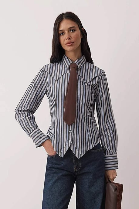 TRENDYOLMİLLA Damen Braun Gestreift Lang Slim Fit Hemden - Image 1