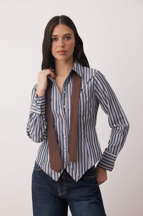 TRENDYOLMİLLA Damen Braun Gestreift Lang Slim Fit Hemden - Image 4