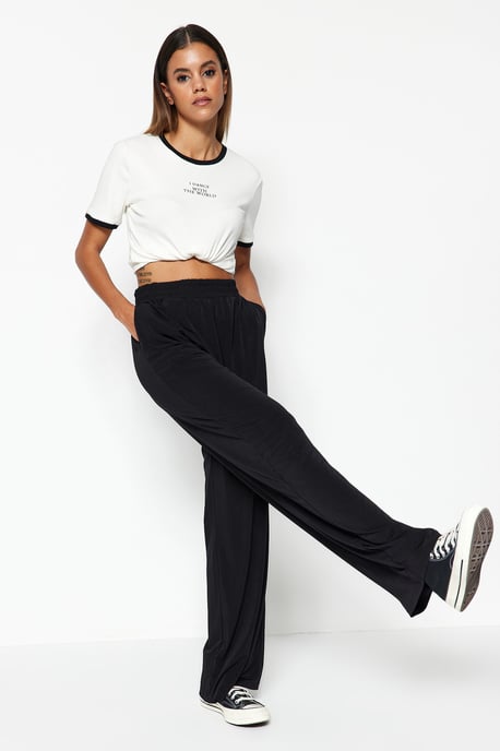 TRENDYOLMİLLA Damen Schwarz Einfarbig Weites Bein Normale Taille Hosen - Image 1