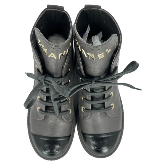 Chanel CC Schnürstiefel aus grauem Leder - Image 3