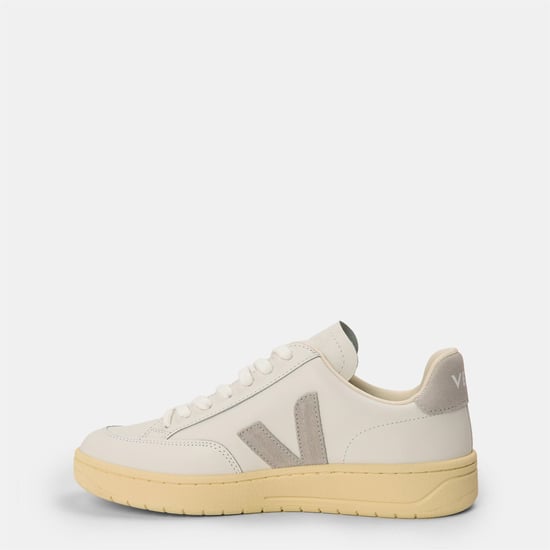 Veja VEJA V Leather Court Sneaker für Damen in Weiß/Grau - Image 2