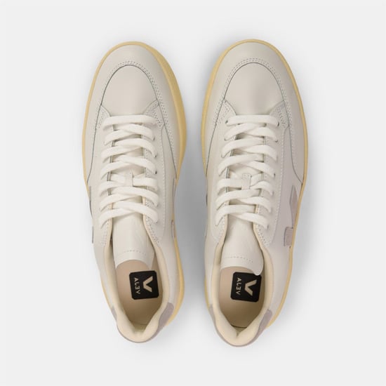 Veja VEJA V Leather Court Sneaker für Damen in Weiß/Grau - Image 5