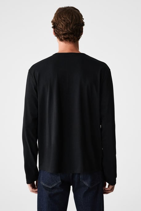 Geripptes T-Shirt mit Rundhalsausschnitt und langen Ärmeln - Image 6