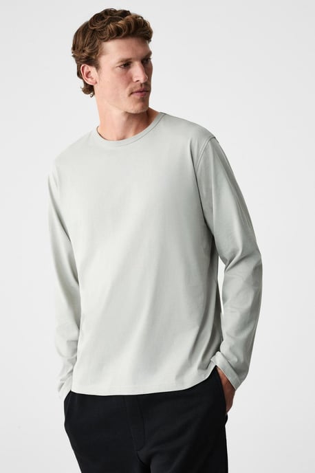 Geripptes T-Shirt mit Rundhalsausschnitt und langen Ärmeln - Image 4