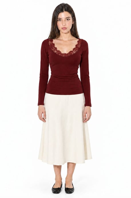 Bluse mit V-Ausschnitt und Spitzendetails - Image 4