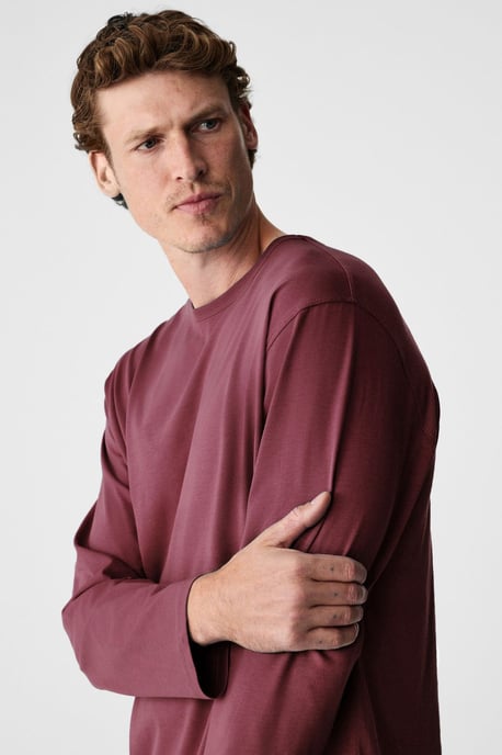 Geripptes T-Shirt mit Rundhalsausschnitt und langen Ärmeln - Image 3
