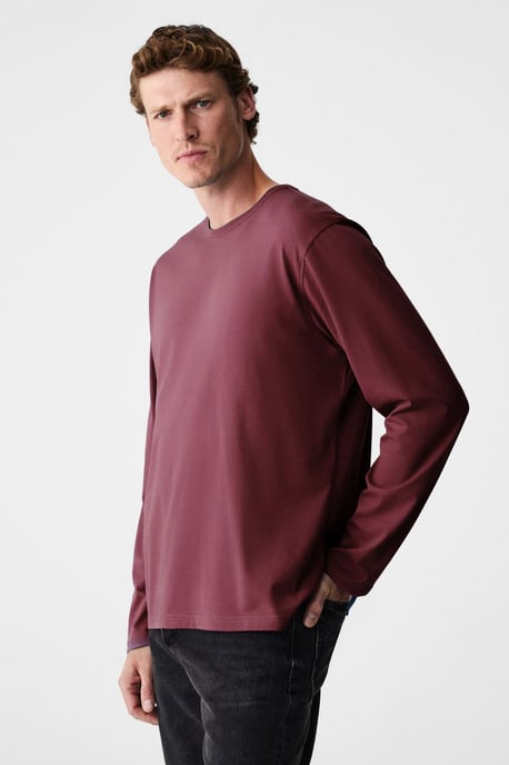 Geripptes T-Shirt mit Rundhalsausschnitt und langen Ärmeln - Image 4