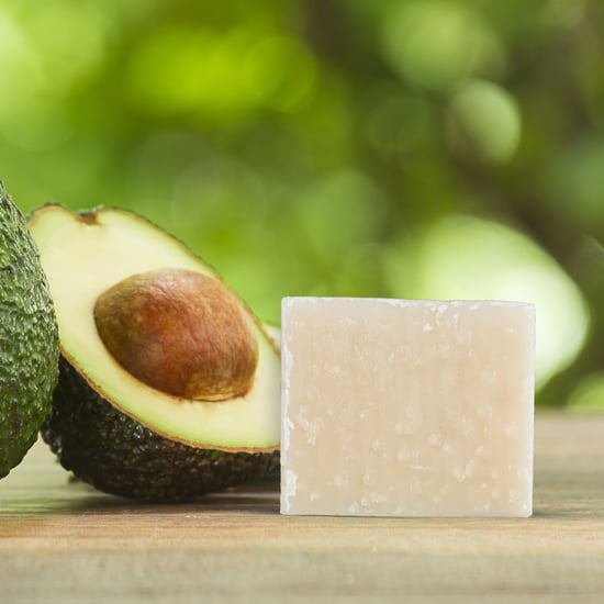 Dr. Botanicals Avocado & Gurke Anti-Aging Natürliche Reinigungsseife 100g - Image 2