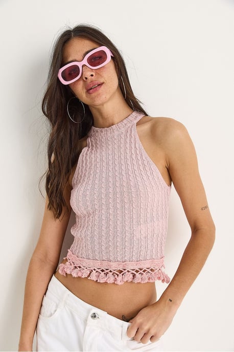 Strukturierte Halterneck-Fitted-Crop-Bluse - Image 4