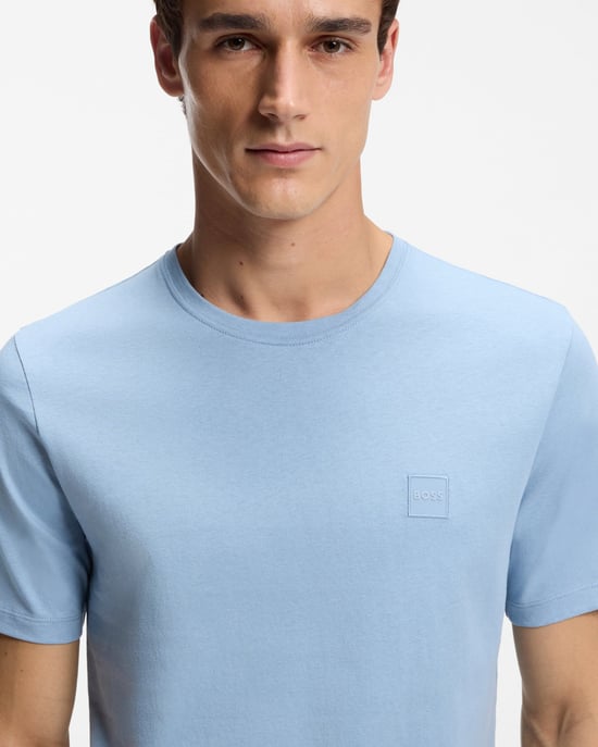 Tales T-Shirt in Hellblau - Image 3