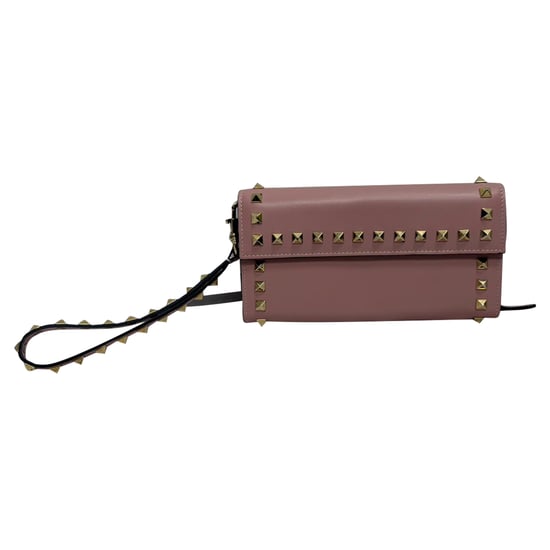 Valentino Garavani Rockstud Flap Continental Handgelenktasche aus rosafarbenem Leder - Image 3