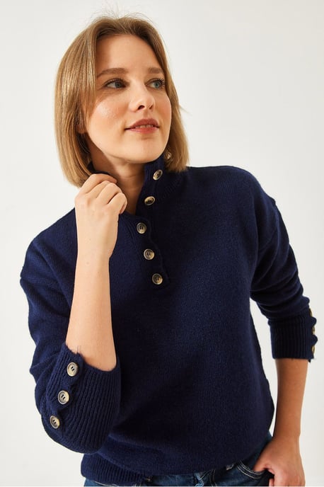 Lässiger Cropped Pullover mit Knopfkragen - Image 4