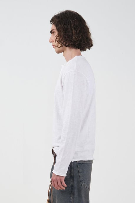 T-Shirt aus Baumwolle mit Knopfdetails und Rundhalsausschnitt - Image 3