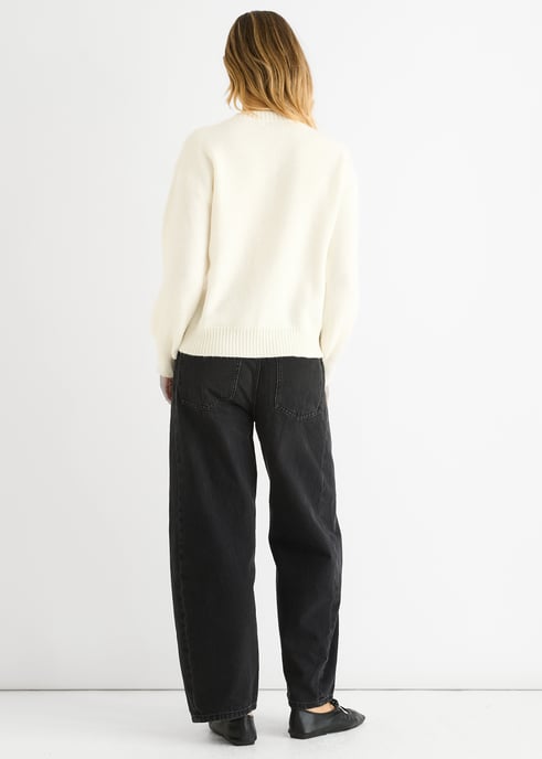 Cremefarbener Pullover mit kontrastierendem Schleifenmuster in Übergröße - Image 4