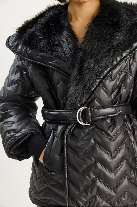 Kapuzendetail-Jacke aus Kunstfell - Image 5
