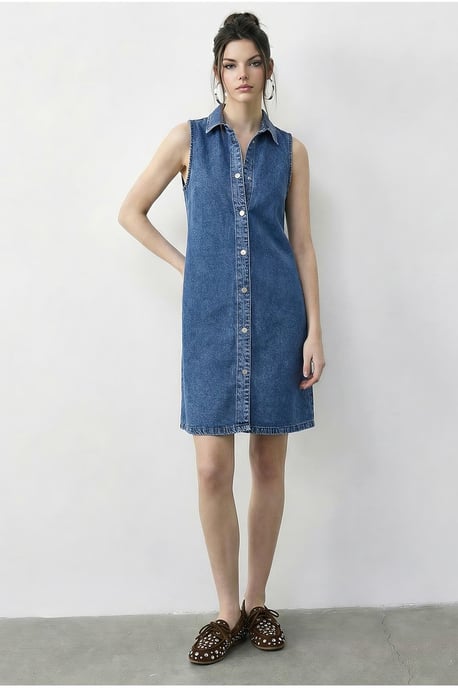 Mini-Denim-Kleid mit Hemdkragen und Tasche - Image 4