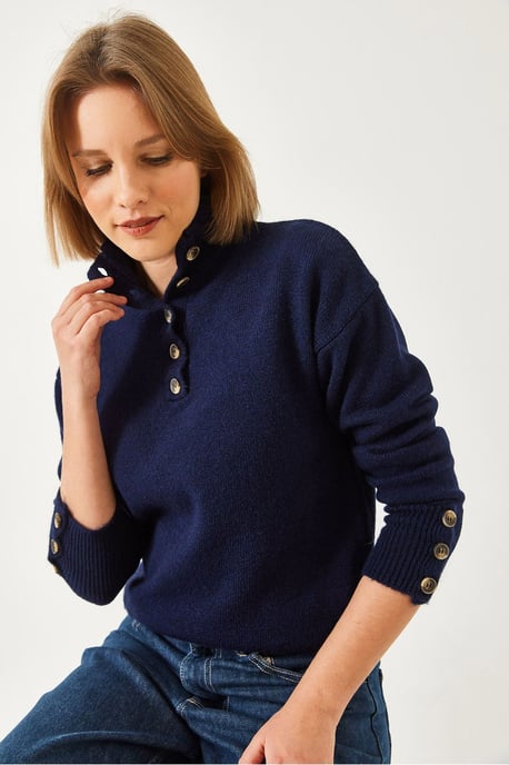 Lässiger Cropped Pullover mit Knopfkragen - Image 2