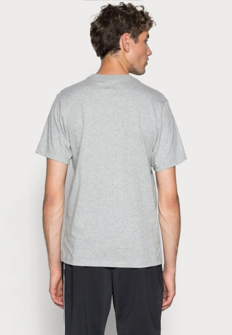 Nike Sportswear T Shirt Club in Grau - Image 2