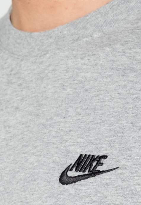 Nike Sportswear T Shirt Club in Grau - Image 3