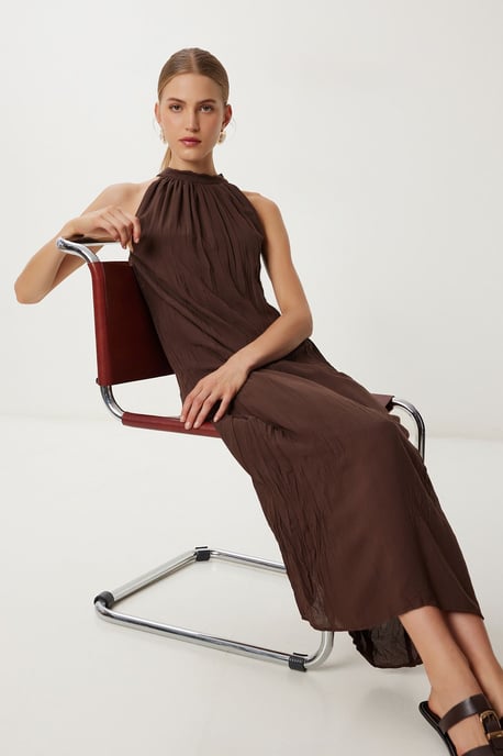 Strukturiertes Midikleid mit Halterneck-Kragen - Image 3