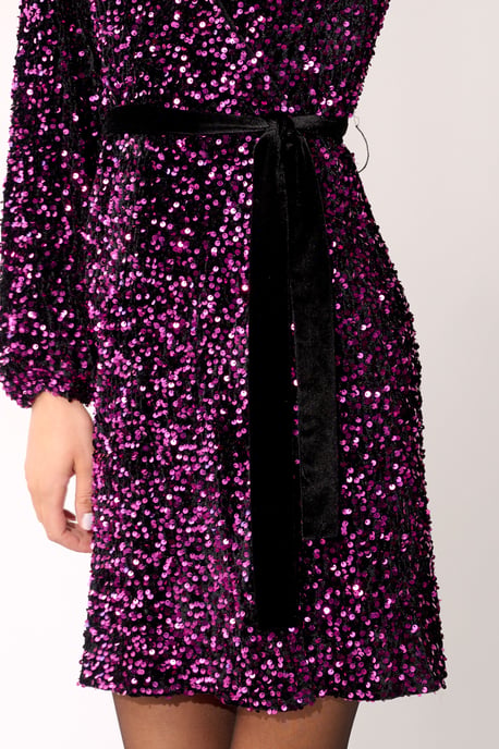 Teagan Wickelkleid in Schwarz/Rot - Image 5