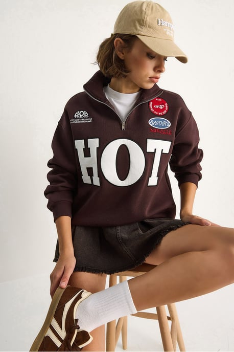 Lässig geschnittenes V-Ausschnitt Sweatshirt mit Druck und Bindeband - Image 4
