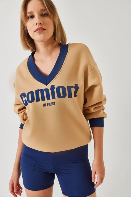V-Ausschnitt Strick-Sweatshirt mit Motto-Print - Image 3