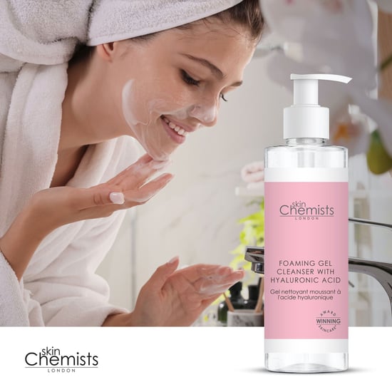 skinChemists Schäumendes Gel-Reinigungsmittel mit Hyaluronsäure 200ml - Image 3