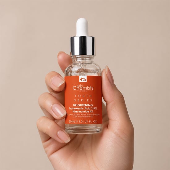 skinChemists Tranexamsäure 2,5 %, Niacinamid 4 % Anti-Aging-Serum für einen strahlenden Teint, 30 ml - Image 6